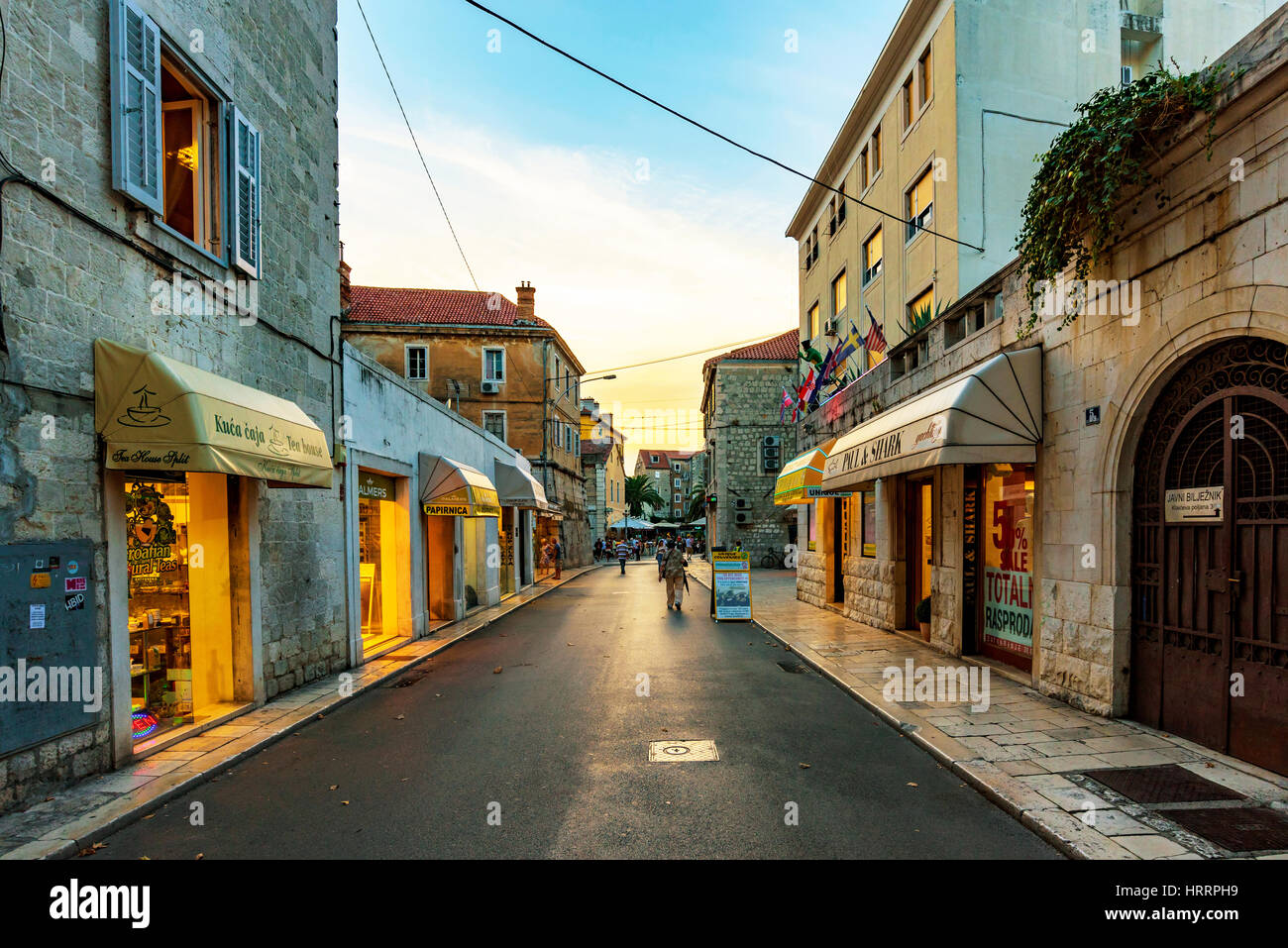 Croatia split shopping -Fotos und -Bildmaterial in hoher Auflösung – Alamy