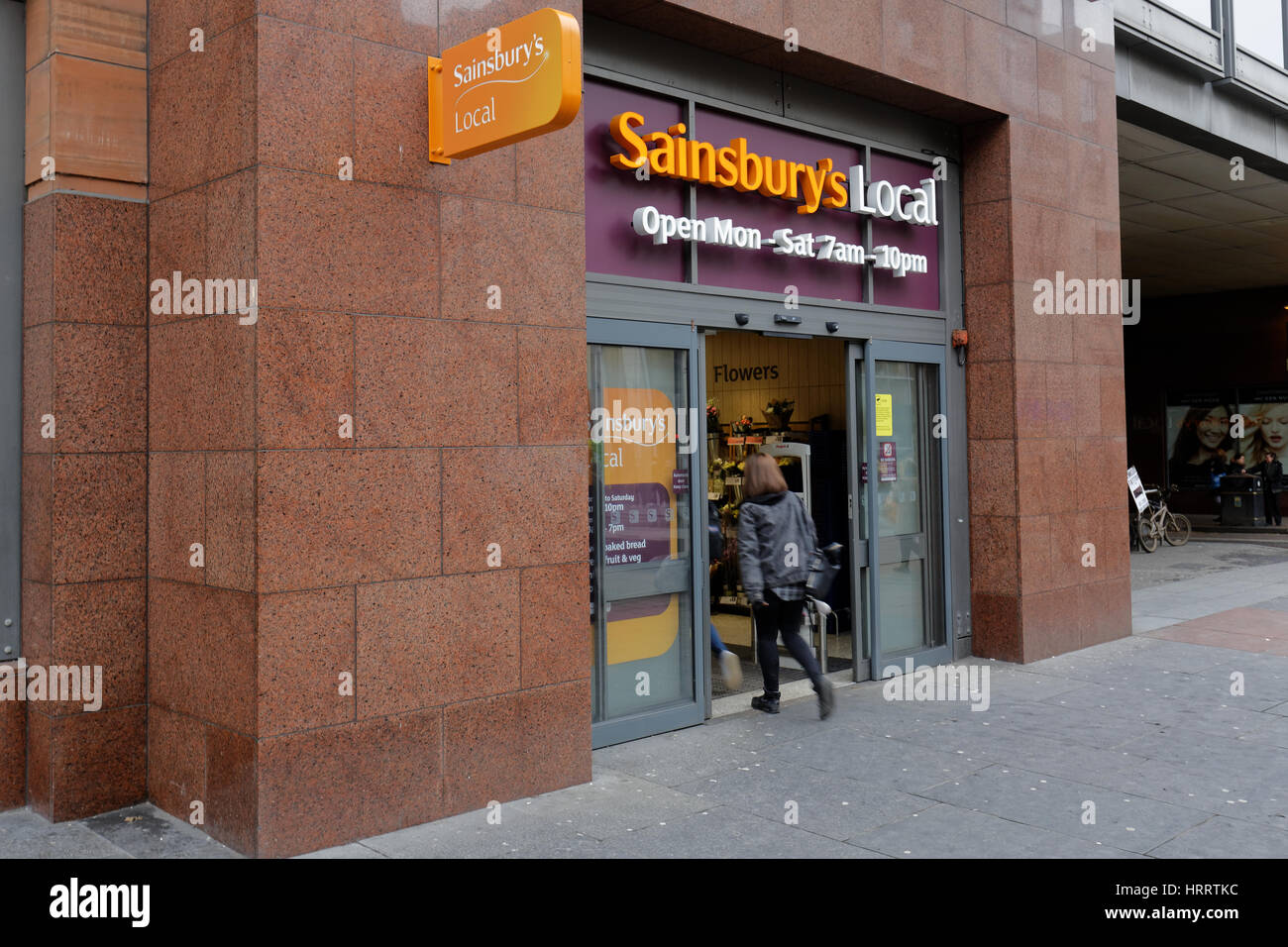 Sainsburys lokalen Eingang Stockfoto