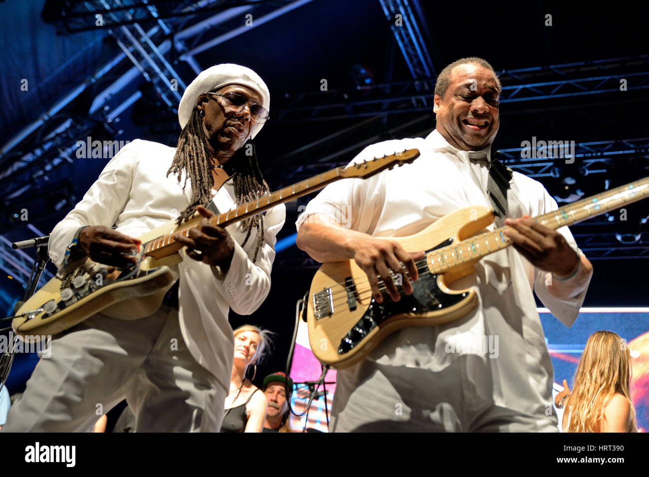 BARCELONA - 14 JUN: Chic mit Nile Rodgers (Band) führt auf Sonar Festival am 14. Juni 2014 in Barcelona, Spanien. Stockfoto