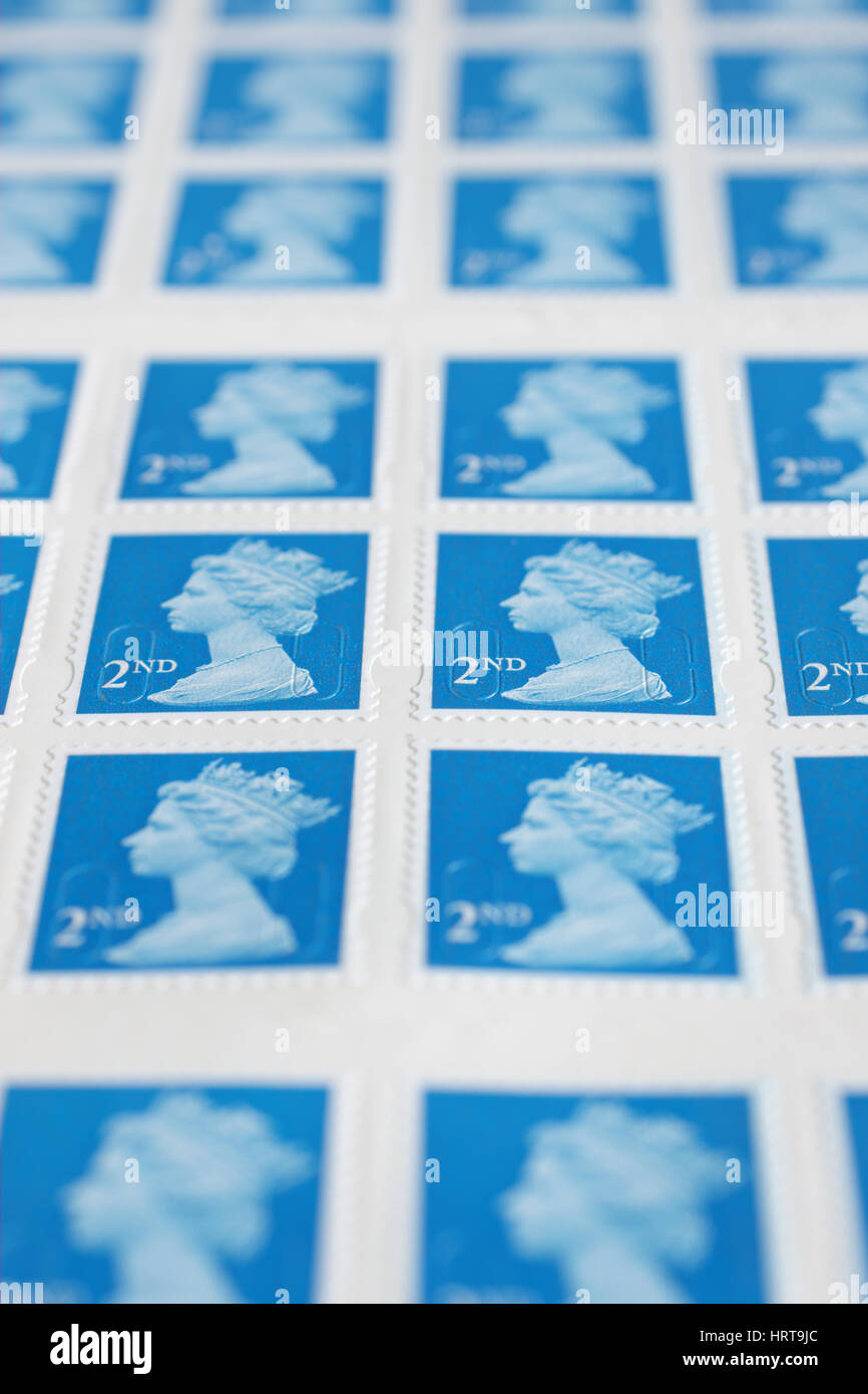 Blatt des britischen zweiter Klasse Briefmarken Stockfoto