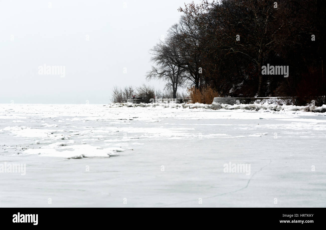 Plattensee in der Winterzeit in Tihany, Ungarn Stockfoto
