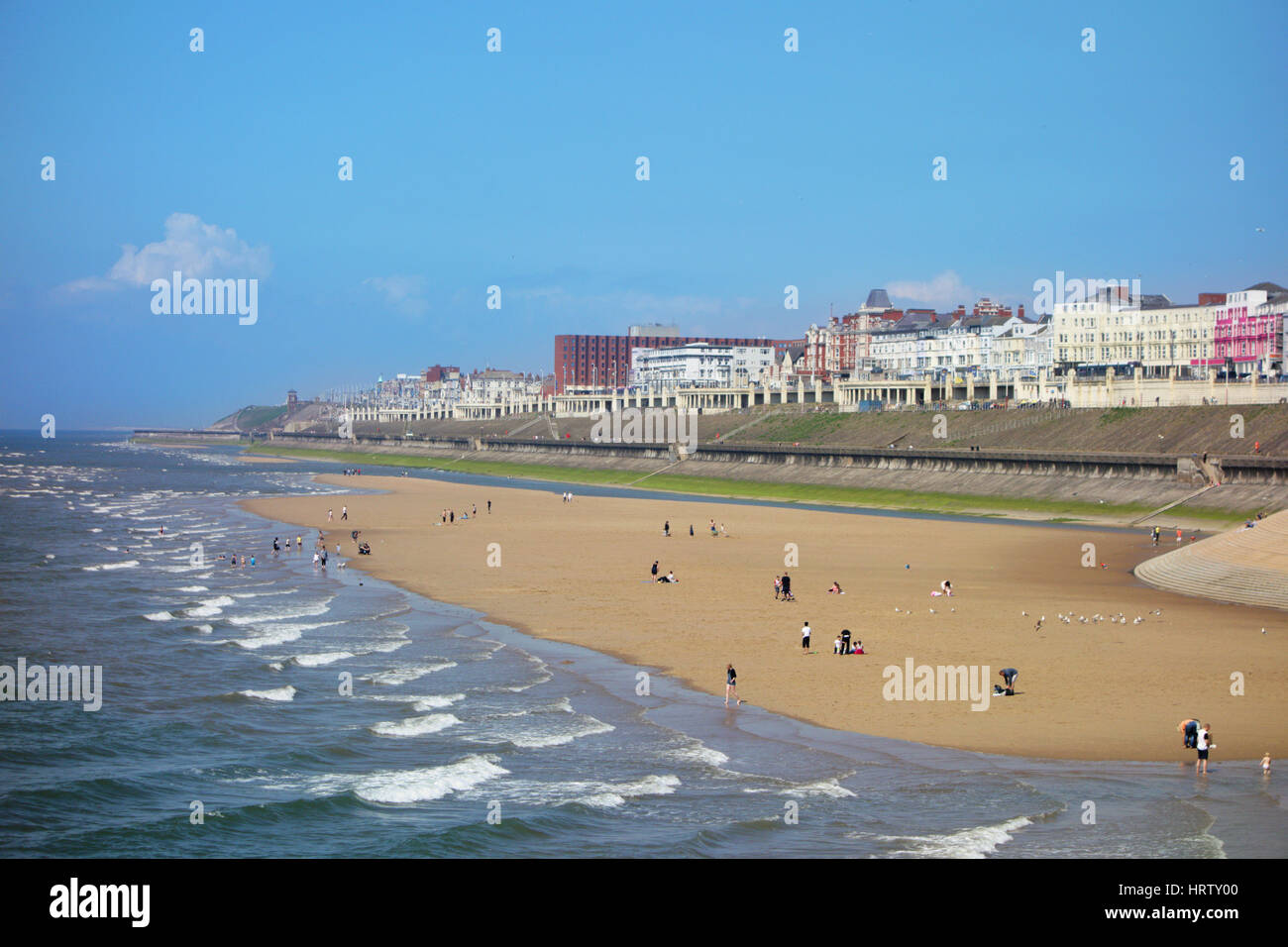 Blackpool North Strand und der Promenade von North Pier aus gesehen Stockfoto