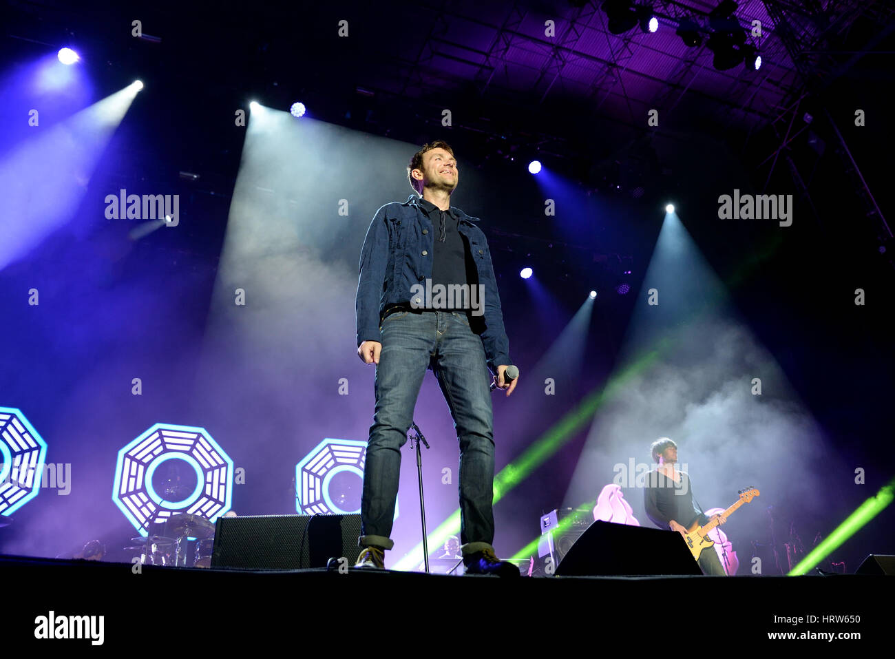 BENICASSIM, Spanien - 18 JUL: Unschärfe (Band) in Konzert im FIB Festival am 18. Juli 2015 in Benicassim, Spanien. Stockfoto