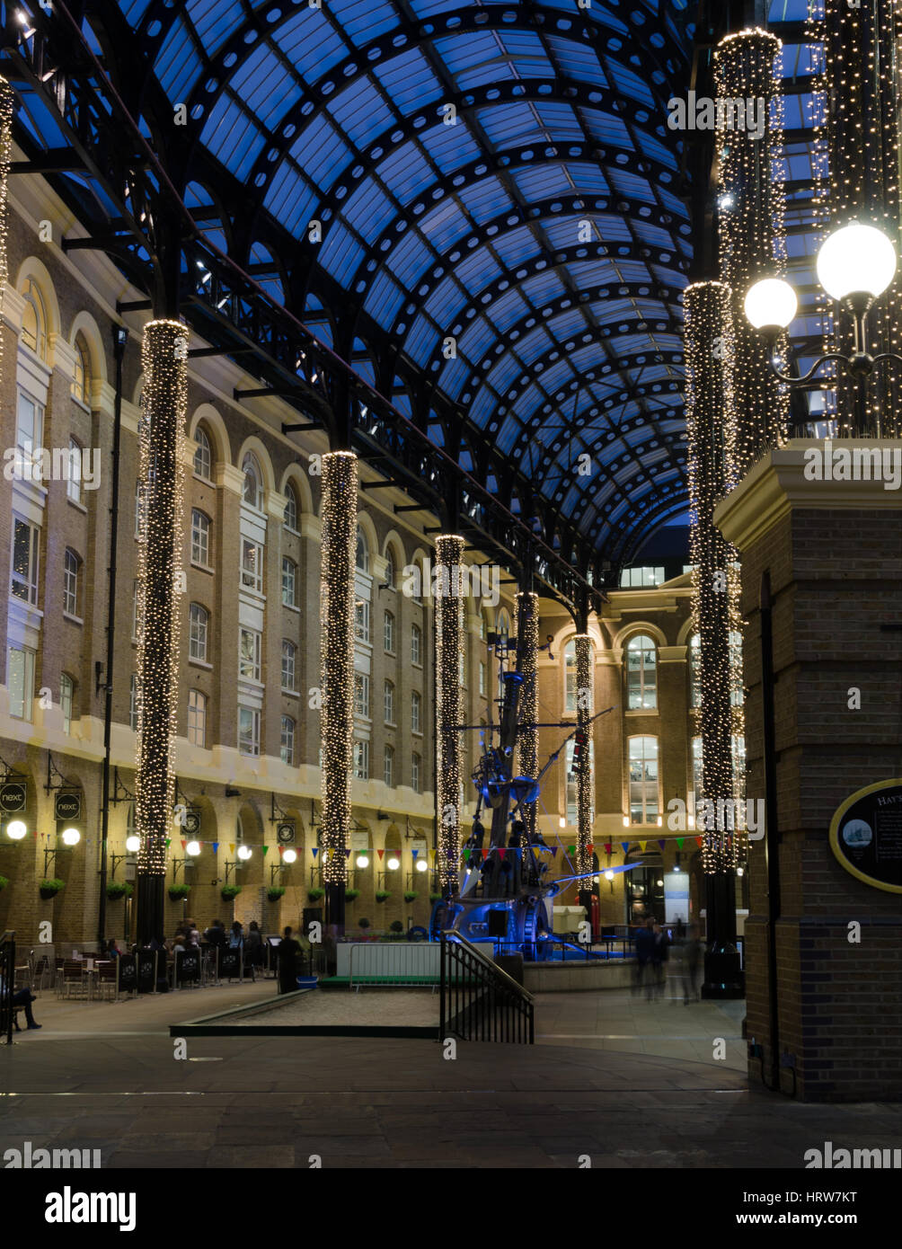 Die Lichter am Hay es Galleria, London, UK Stockfoto