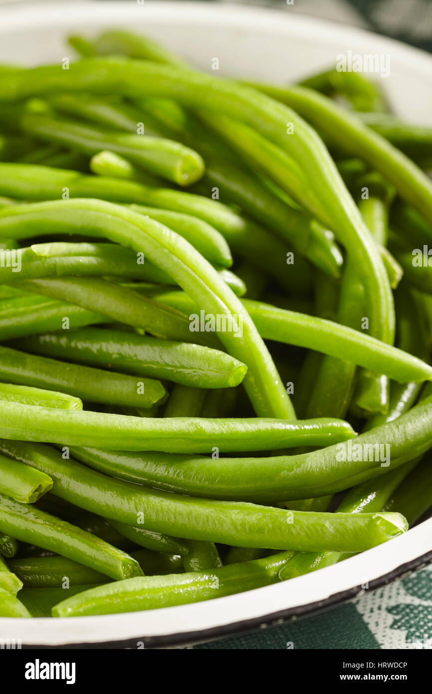 pochiert, französische grüne Bohnen. Oft als "Gartenbohnen Vert" oder "Haricots Verts" Stockfoto