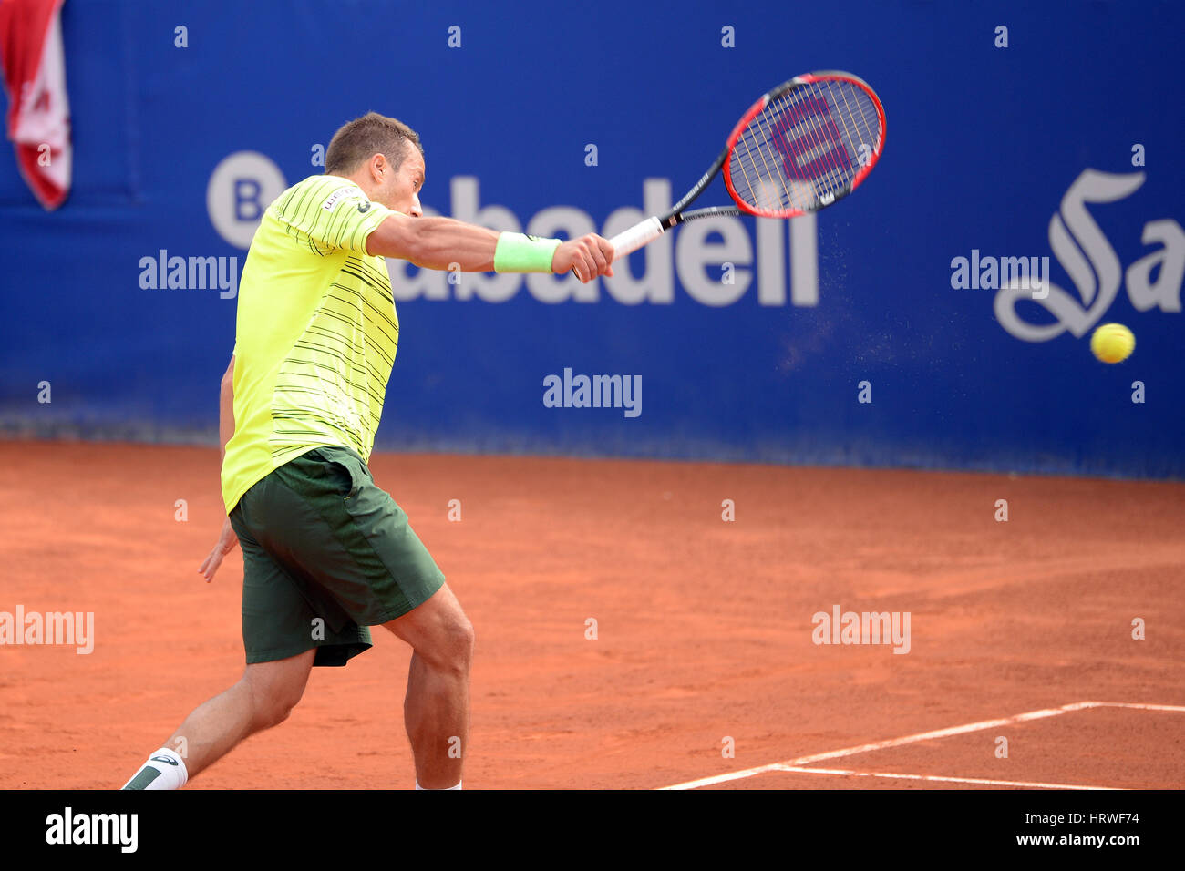 BARCELONA - 24 APR: Philipp Kohlschreiber (Tennisspieler aus Deutschland) feiert einen Sieg bei der Tour ATP Barcelona Open Banc Sabadell Conde de Godo Stockfoto