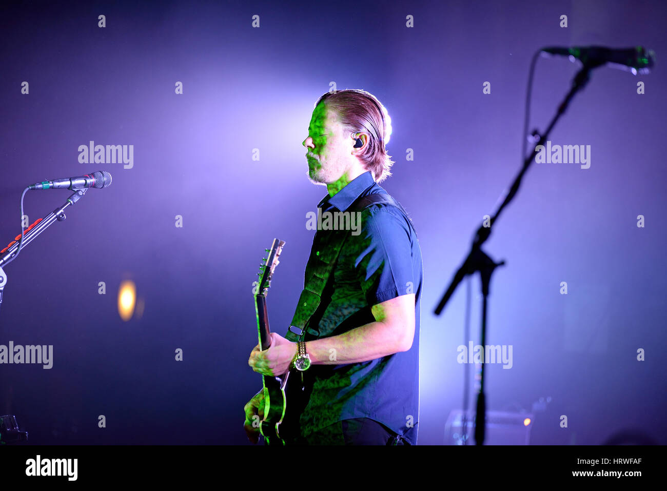 BARCELONA - 28 Mai: Interpol (alternative Indie-Rock-Band aus New York) Leistung bei Primavera Sound Festival 2015, Apolo Bühne am 28. Mai 2015 in Stockfoto