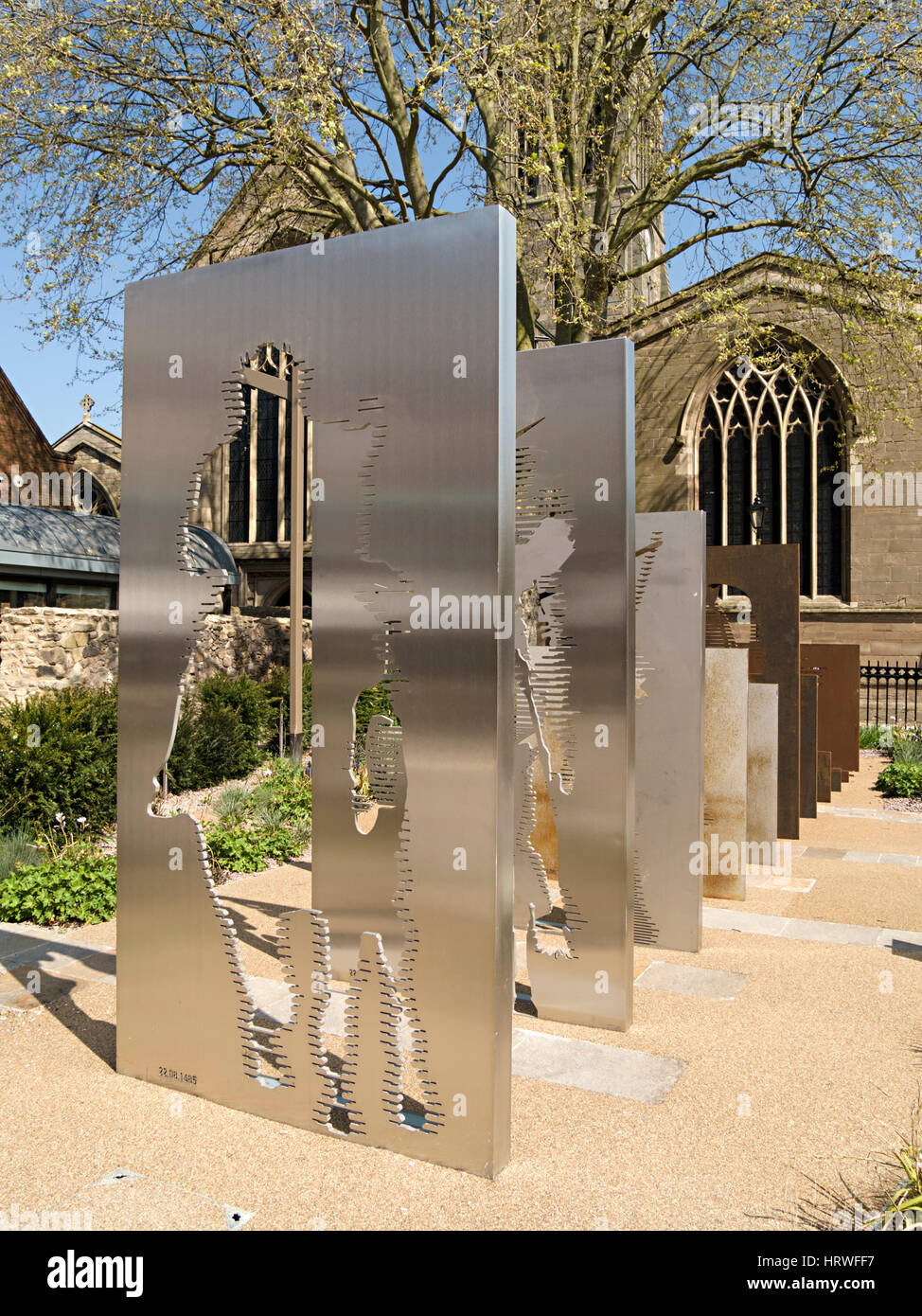 In Richtung Stille - moderne König Richard III. Stahl-Skulptur von Dallas Pierce Quintero Architekten, Leicester Kathedrale, Leicester, England, UK Stockfoto