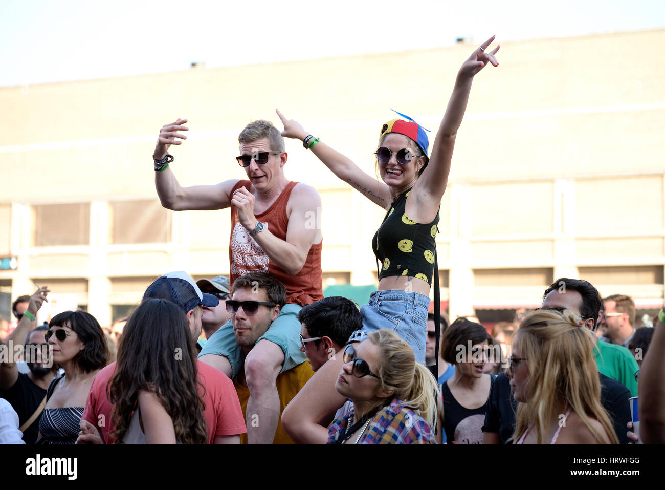 BARCELONA - 18 JUN: Tanzen beim Sonar Festival am 18. Juni 2015 in Barcelona, Spanien. Stockfoto