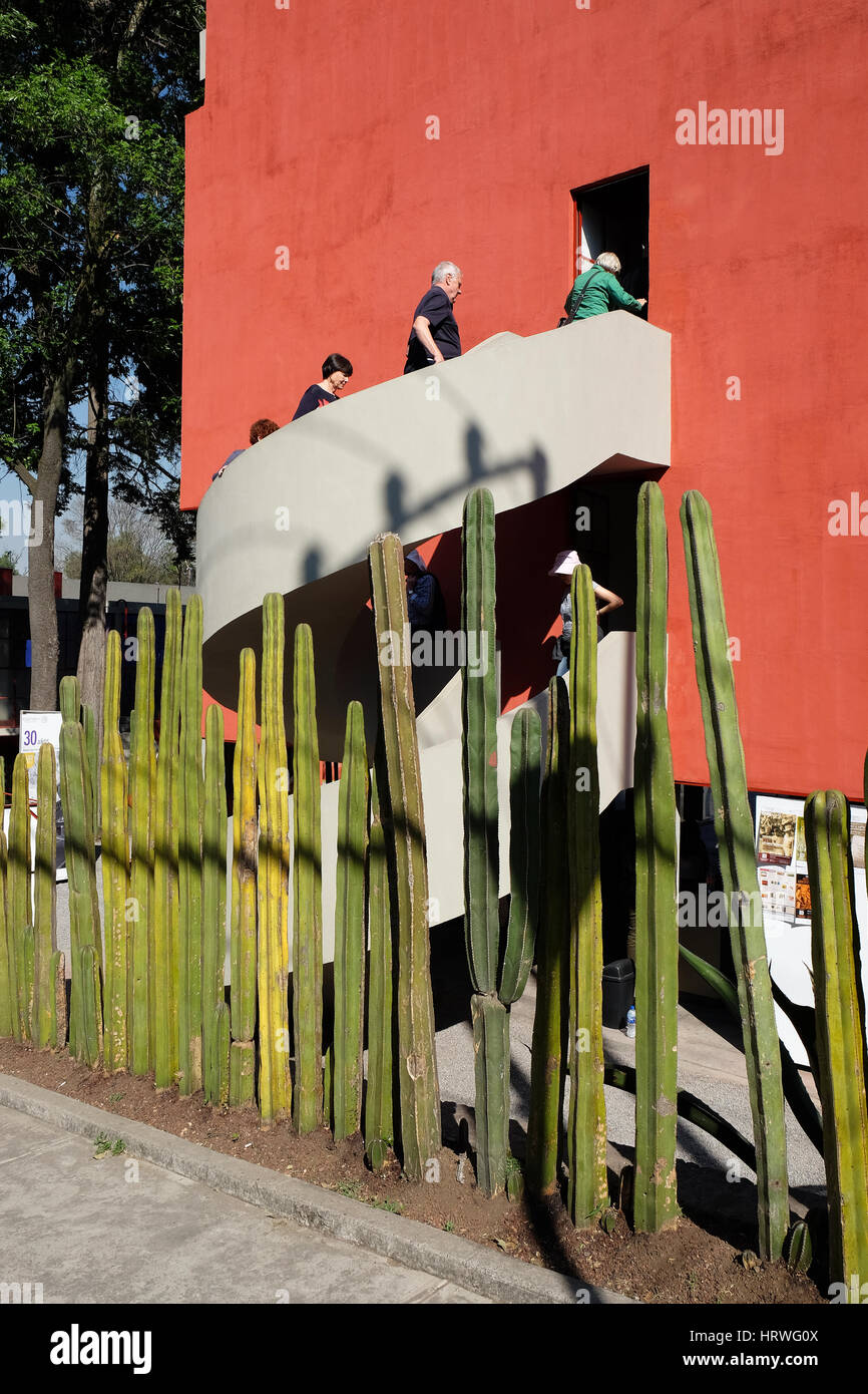 Äußere des Hauses Studio Museum von Diego Rivera und Frida Kahlo, Colonia San Angel Inn, Alvaro Obregon, Mexiko DF. Stockfoto