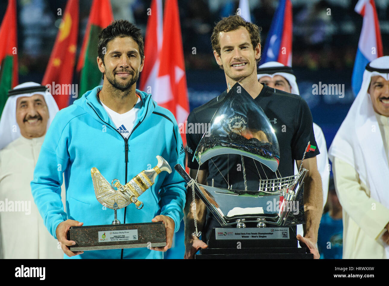 Dubai, Vereinigte Arabische Emirate. 4. März 2017. Großbritanniens Andy Murray und Spaniens Fernando Verdasco feiern mit ihren Trophäen nach Dubai Duty Free Tennis Championships Finale. Murray gewann 6-3 6-2 gewinnen sein erstes ATP-Turnier in Dubai Stockfoto