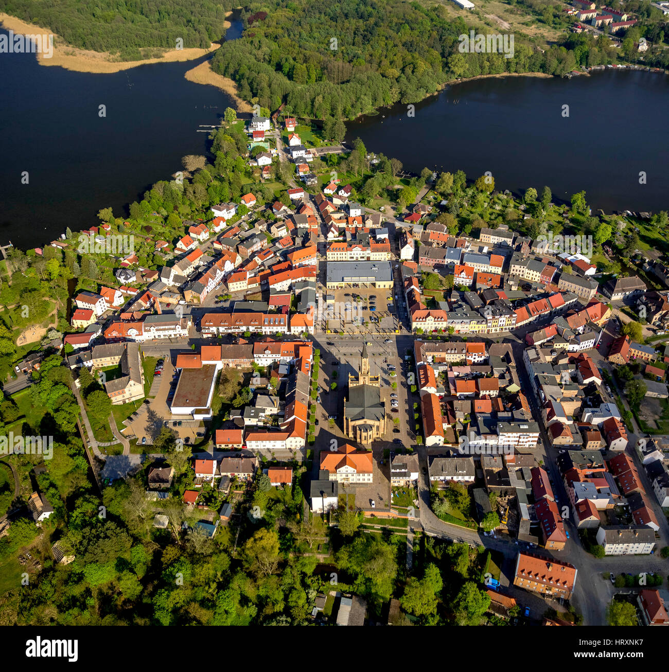 Stadt Zentrum von Fürstenberg mit Markt und Stadt Kirche, Fürstenberg / Havel, Mecklenburgische Seenplatte, Mecklenburger Seenplatte, Brandenburg, Deutschland Stockfoto