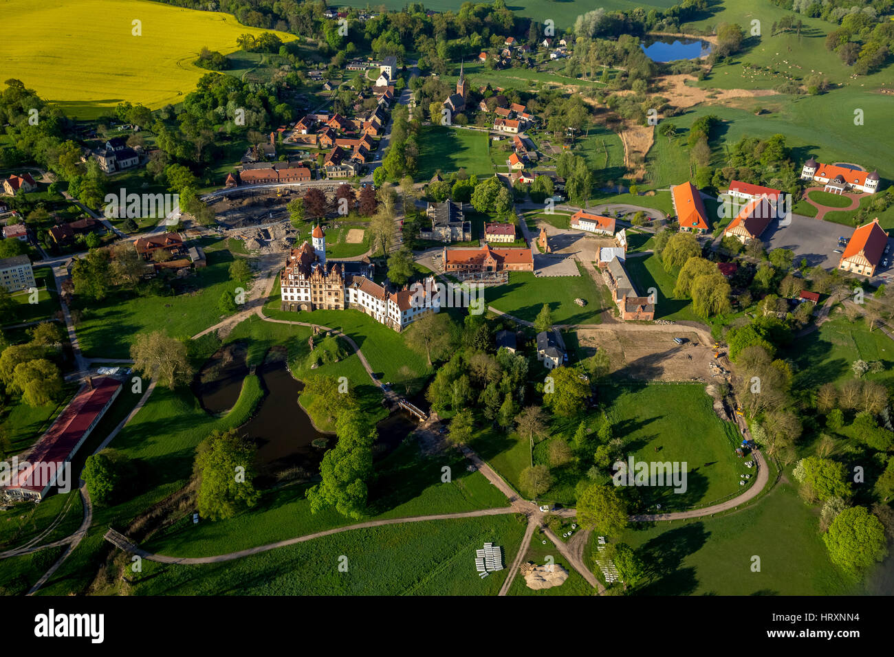Schloss Basedow Basedow Mecklenburgische Seenplatte Mecklenburgische schloss-basedow-basedow-mecklenburgische-seenplatte-mecklenburgische