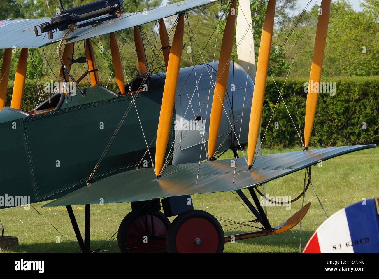 Die Shuttleworth Collection original 1918 AVRO 504K Kampfflugzeuge. Nahaufnahme des Abschnitts Flügel und Rumpf. Stockfoto