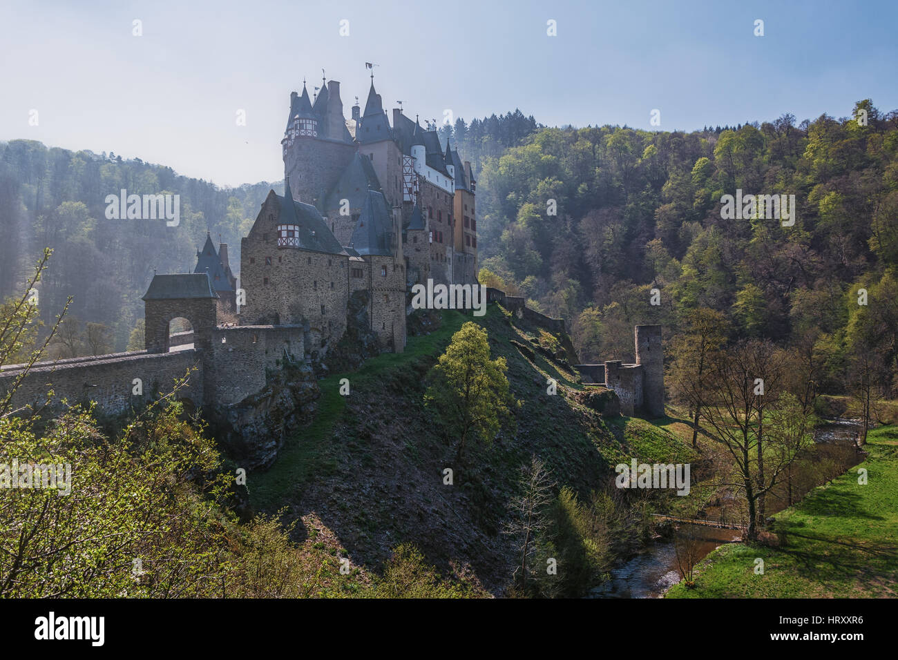 Burg Eltz - eine der berühmtesten und schönsten Schlösser in Deutschland. Stockfoto