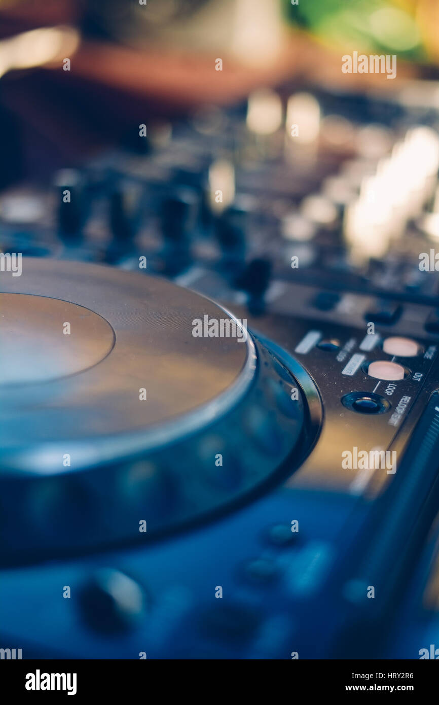 professionelles Mischpult Controller am Strand ** Hinweis: flacher Schärfentiefe Stockfoto