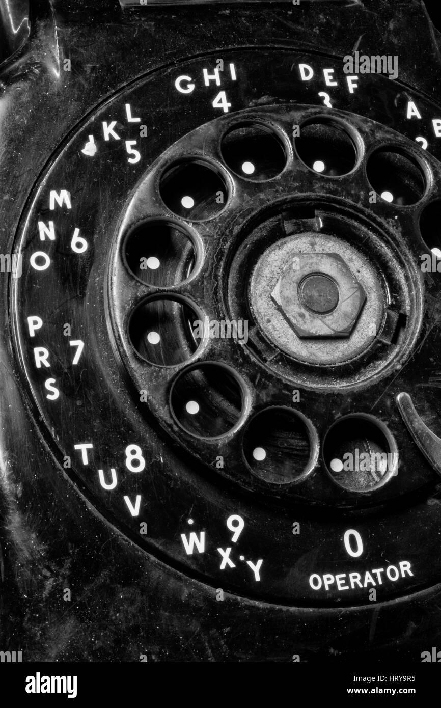 Altes Telefon - antike Wählscheibe Telefon IIIa Stockfoto