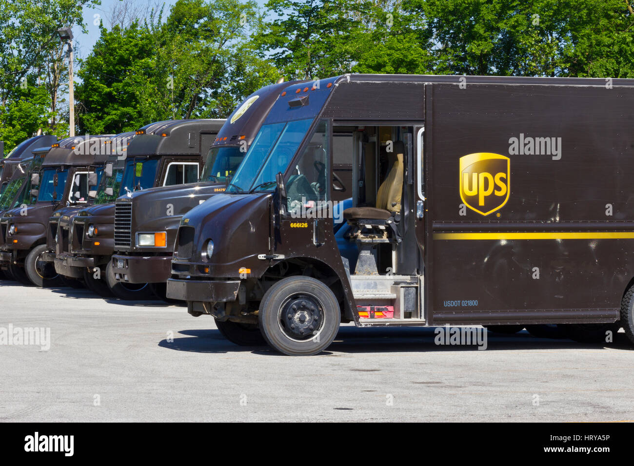 Indianapolis - ca. Juni 2016: United Parcel Service-Standort. UPS ist der weltweit größte Paket Lieferung Unternehmen IV Stockfoto