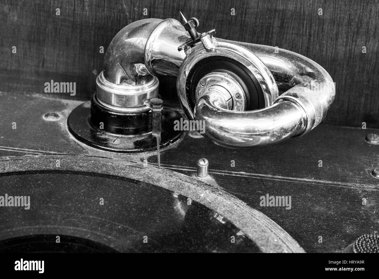 Vintage Grammophon Phonograph Closeup mit Drehteller und Nadel VII Stockfoto