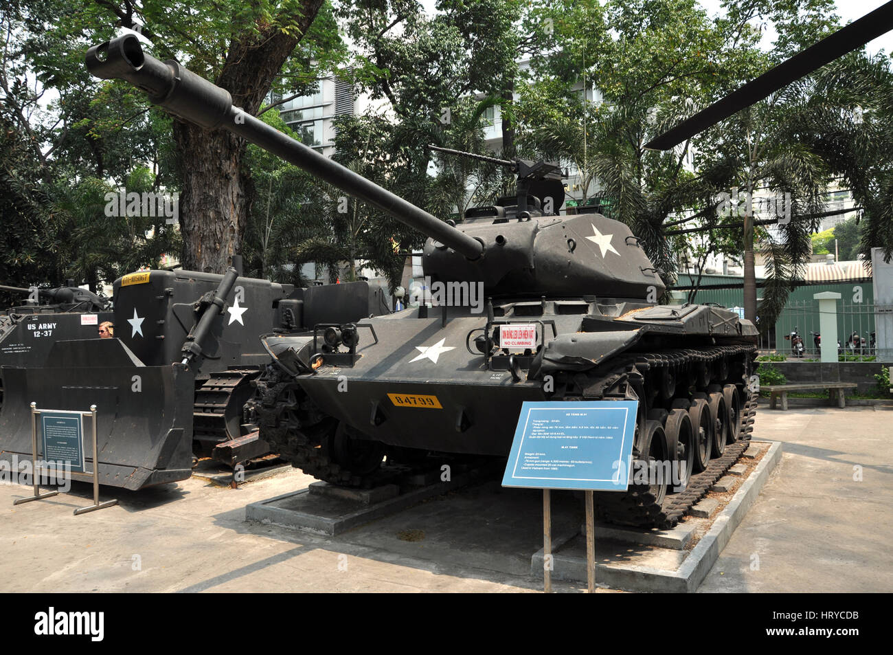 HO CHI MINH - 7. März: US-Panzer in der vietnamesischen Krieges ausgesetzt in das War Remnants Museum in Saigon verwendet. Am 7. März 2013 in Saigon, Vietnam Stockfoto