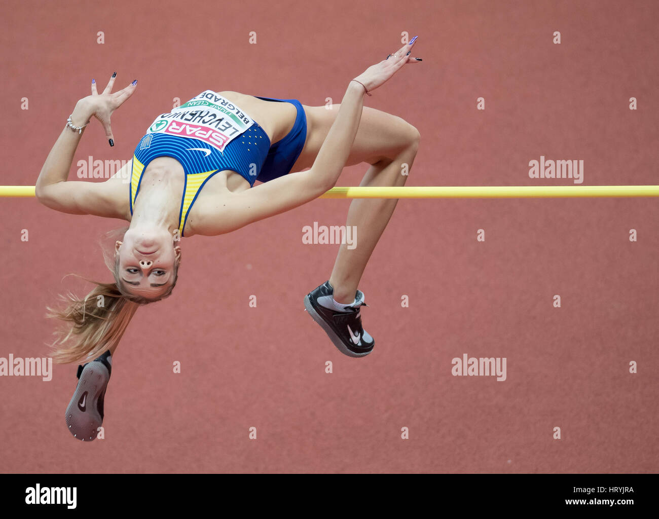 Belgrad, Serbien. 4. März 2017. Yuliya Levchenko aus der Ukraine in Aktion im Hochsprung Finale bei den European Athletics Indoor WM 2017-Finals in Belgrad, Serbien, 4. März 2017. Foto: Sven Hoppe/Dpa/Alamy Live News Stockfoto