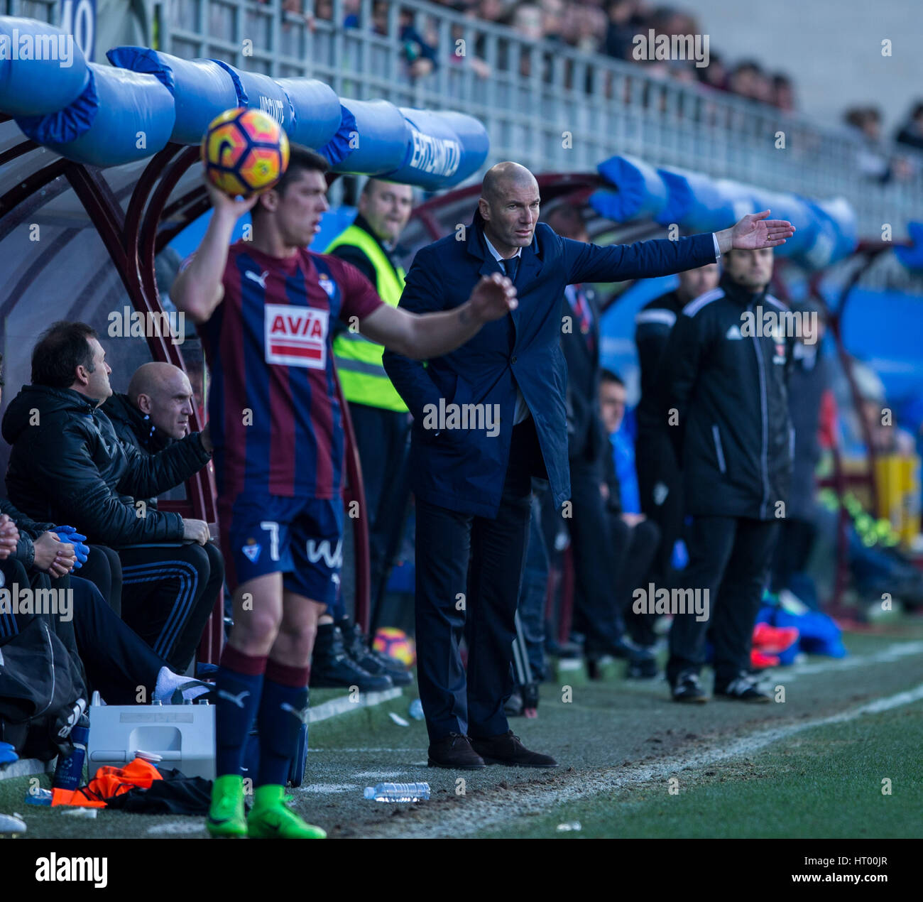 Eibar, Spanien. 4. März 2017. Spieltag der La Liga Santander 2016 - 2017 Saison zwischen S.D Eibar und Real Madrid C.F gespielt Ipurua Stadion am Samstag, 4. März 2017. Eibar, Spanien. Zidane. Bildnachweis: VWPics/Alamy Live-Nachrichten Stockfoto