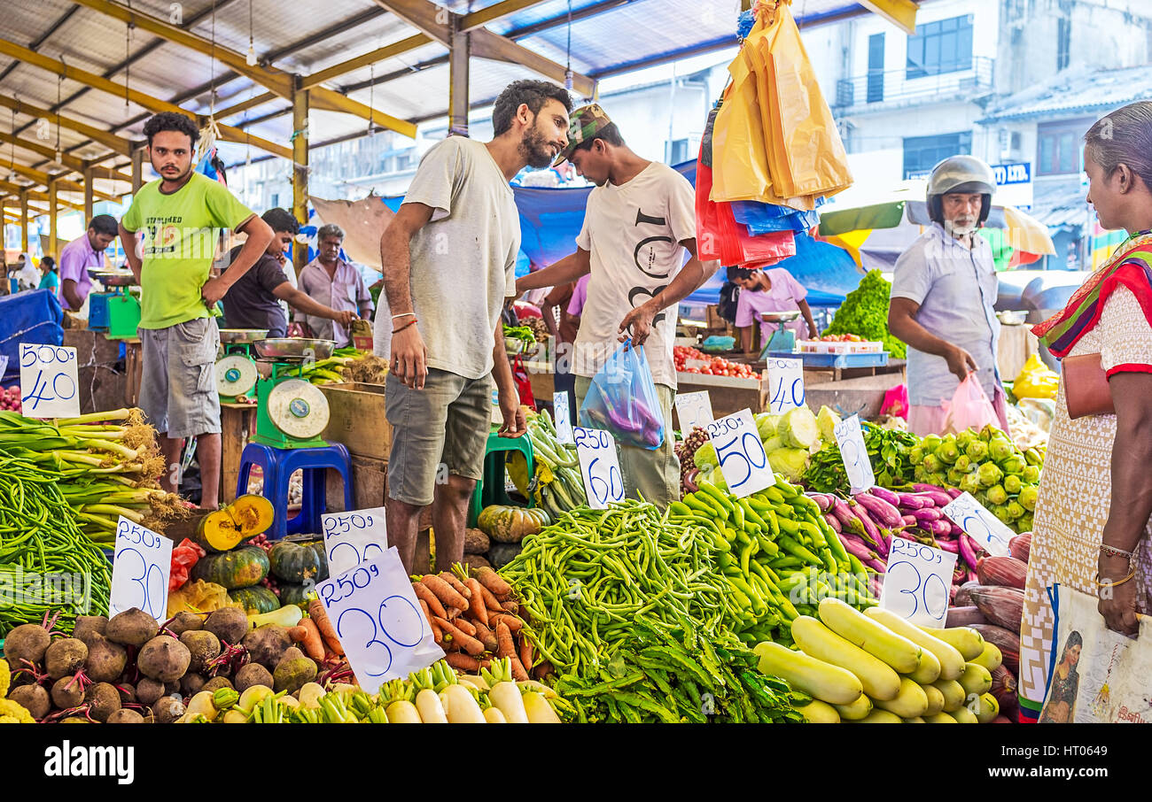 COLOMBO, SRI LANKA - 6. Dezember 2016: Die landwirtschaftliche Lebensmittel von heimischen Bauern Fose Markt, am 6. Dezember in Colombo entnehmen. Stockfoto