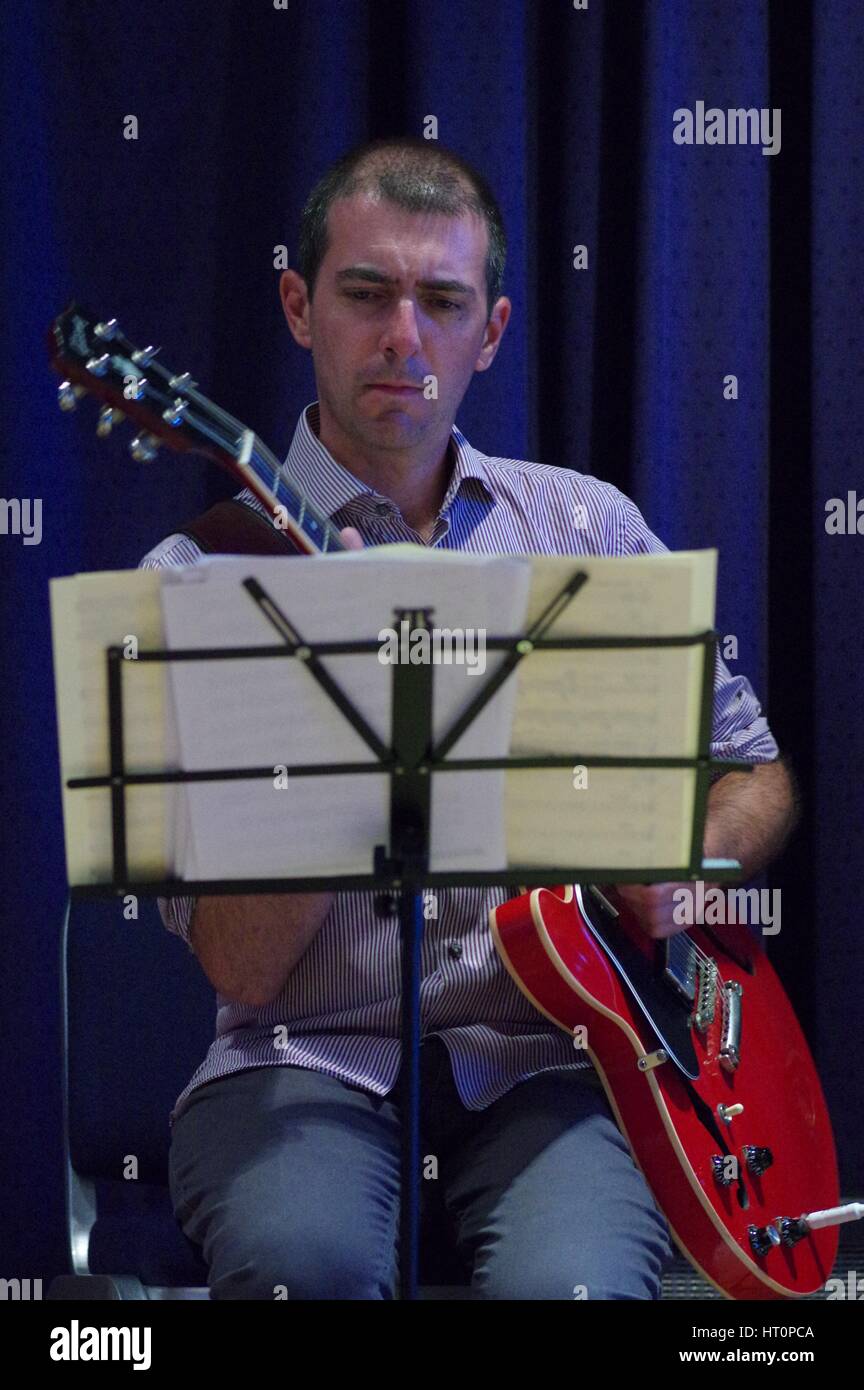 Chris Allard, Wassermühle Jazzclub, Dorking, Surrey, 2014. Künstler: Brian O'Connor. Stockfoto