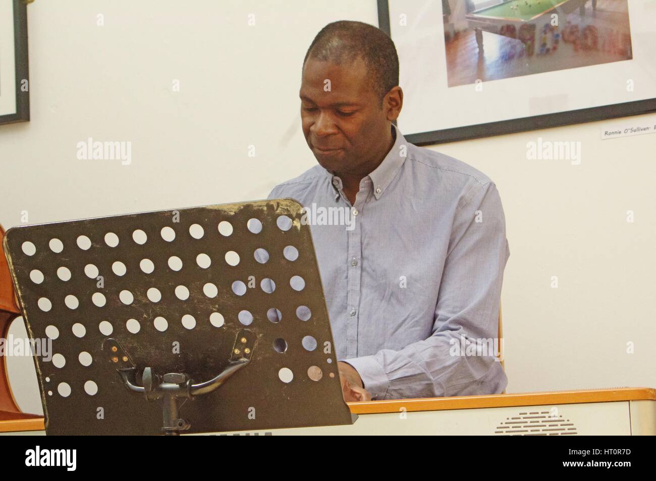 Basil Hodge, Clock Tower Café, Croydon, London, 2015. Künstler: Brian O'Connor. Stockfoto