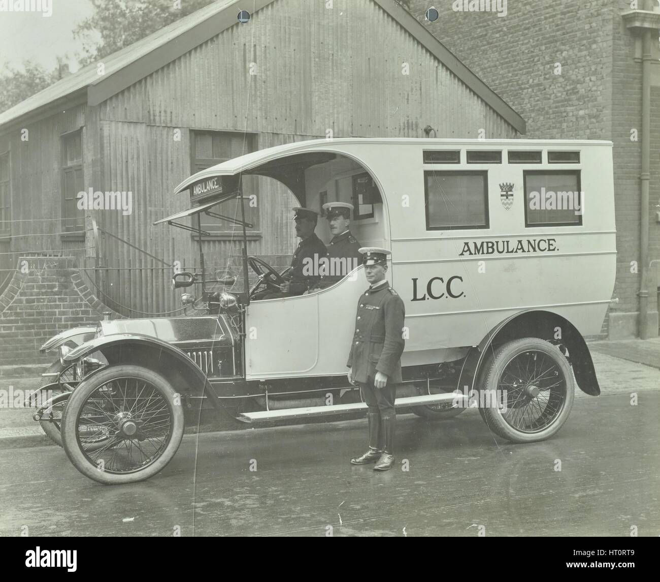 Weiß London County Council Krankenwagen (Nr. 11), 1920. Künstler: unbekannt. Stockfoto