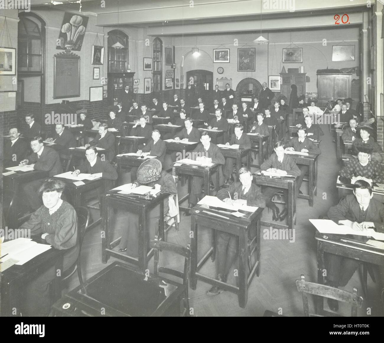 Prüfung Klasse für Studentinnen und Studenten, Queens Road Abend Institute, London, 1908. Künstler: unbekannt. Stockfoto