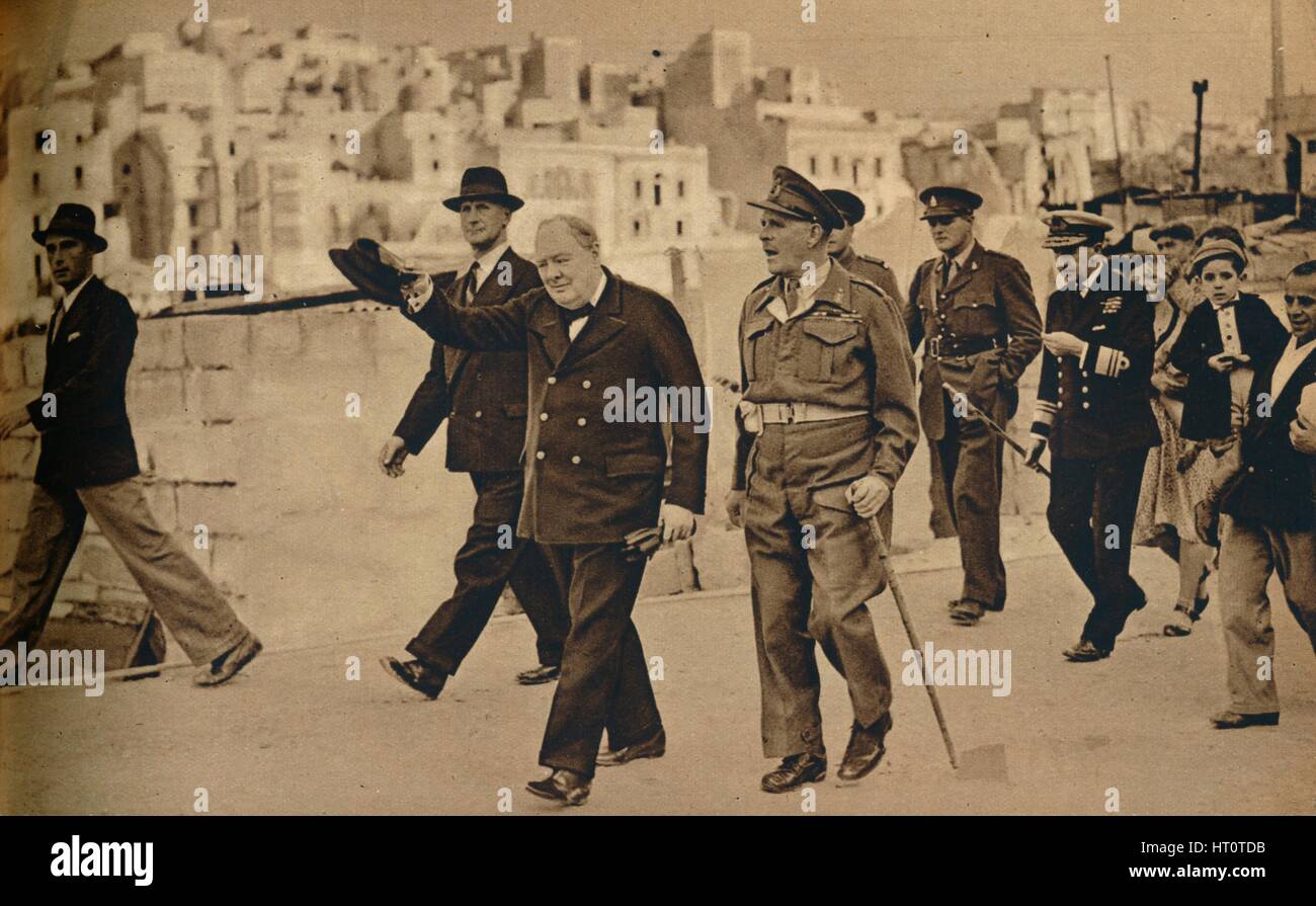 "Mr. Churchill genannt auf Malta, wo er mit Feldmarschall Lord Gort gesehen", 1943-1944. Künstler: unbekannt. Stockfoto