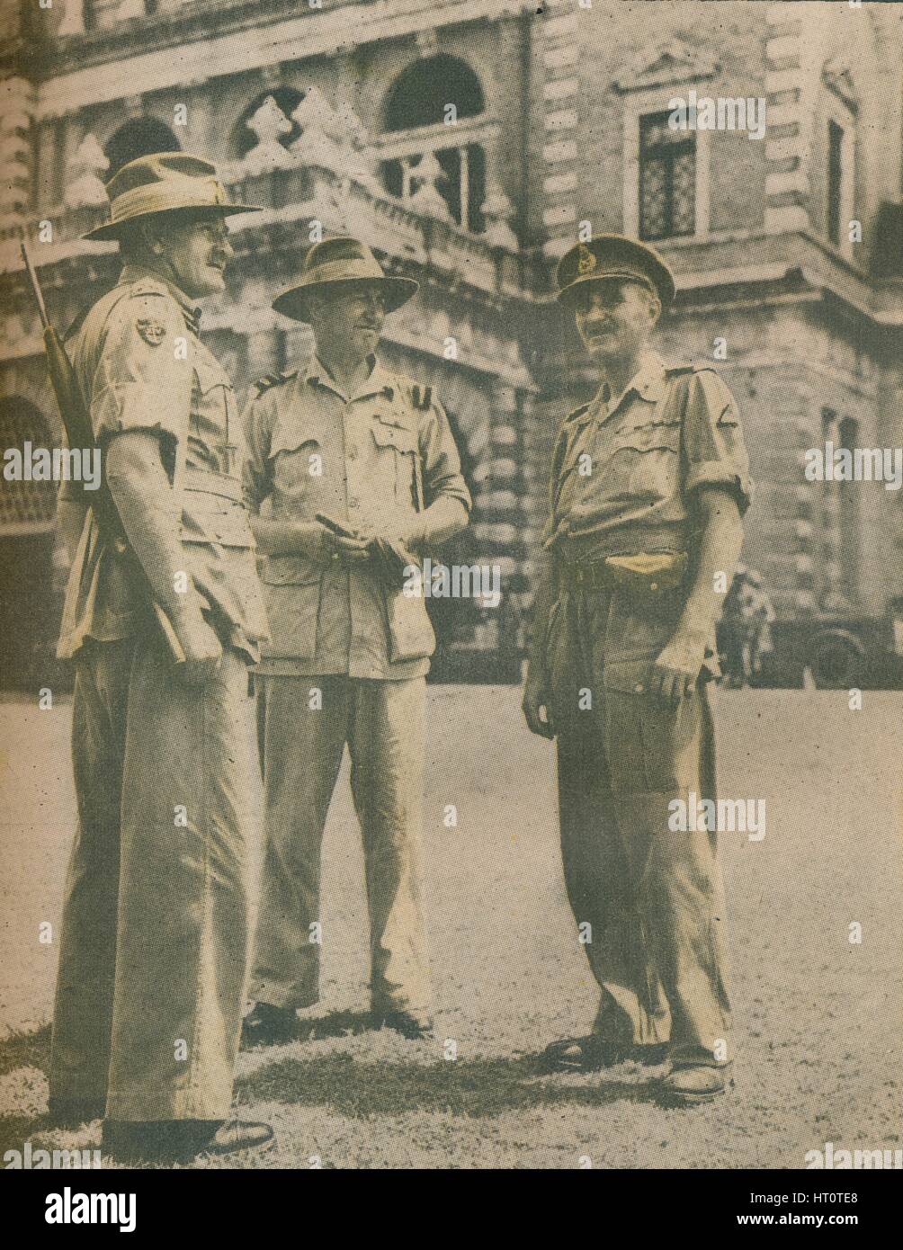 "Staats-und Regierungschefs in der Birma Kampagne trafen sich in Rangun nach der Stadt Sturz am 3. Mai 1945", 1945. Künstler: unbekannt. Stockfoto