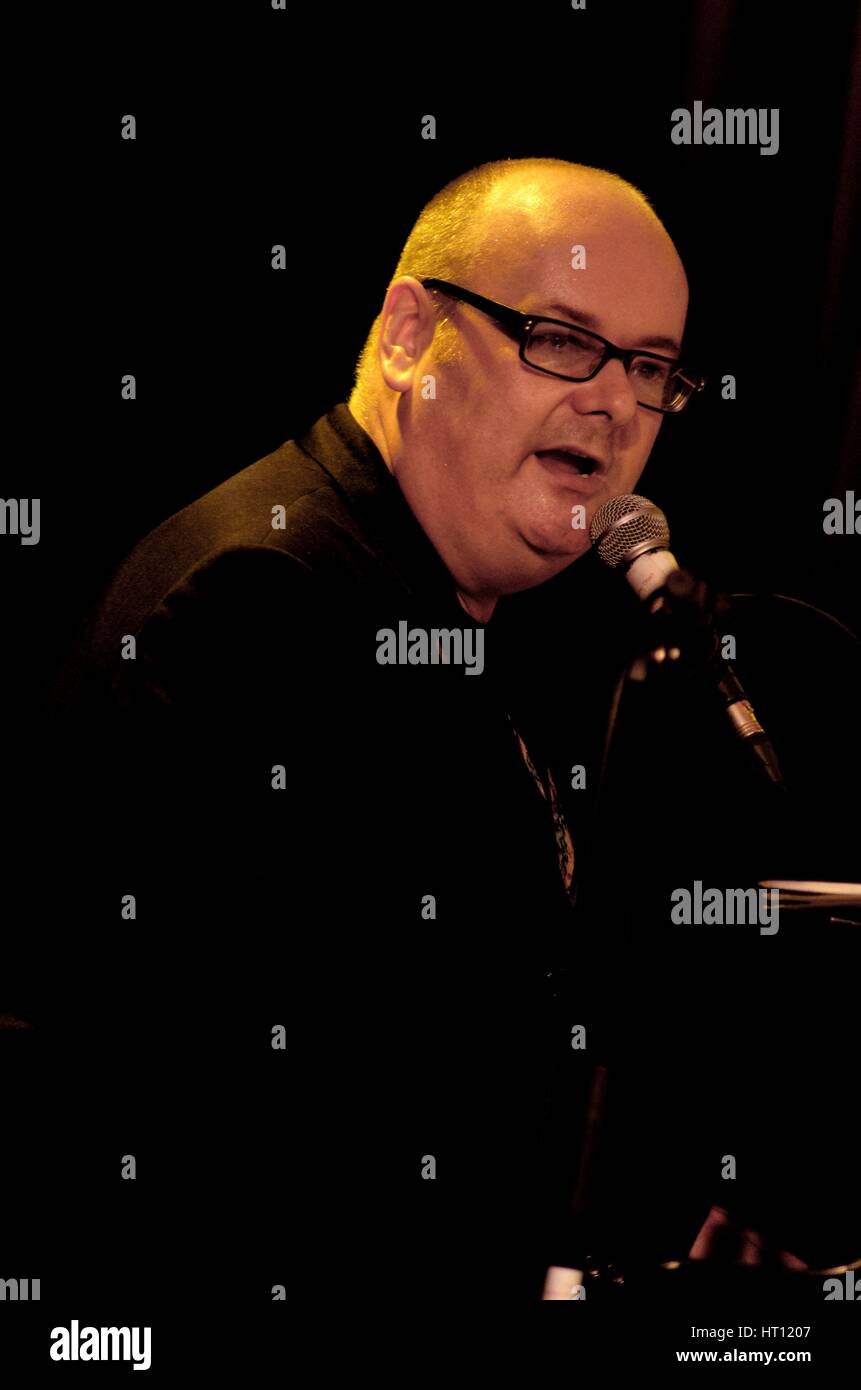 Ian Shaw, die unter Boden Theater, Eastbourne, East Sussex, 2011. Künstler: Brian O'Connor Stockfoto