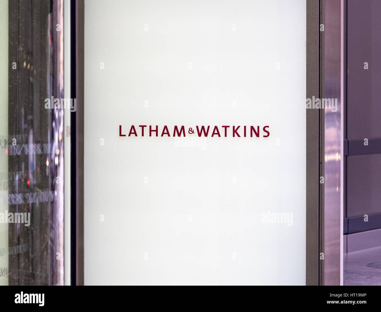 Latham & Watkins - Eingang zum Latham und Watkins Kanzlei in der City von London Financial District Stockfoto