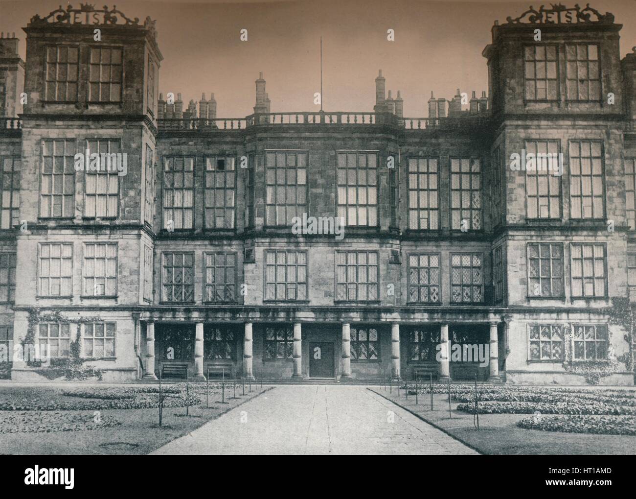 "Hardwick Hall, A Sitz des His Grace The Duke of Devonshire", c1907. Künstler: Leonard Willoughby. Stockfoto