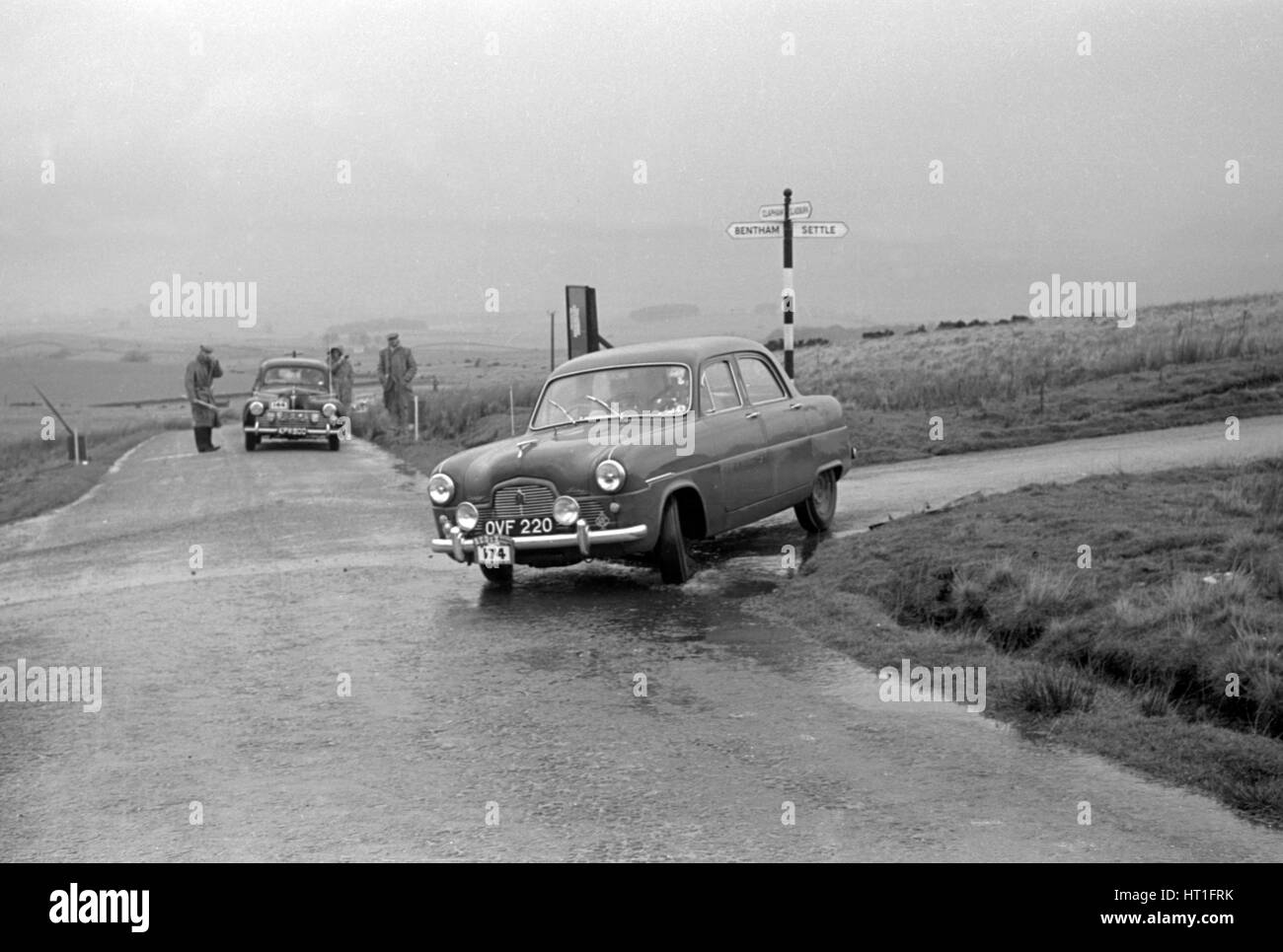 Ford Zephyr J.Risk und P.Wren 1954 Redex-Rallye. Stockfoto