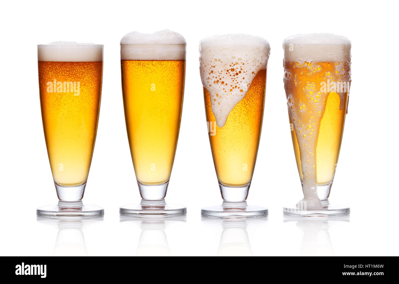 eingestellt von frostigen Glas helles Bier mit Schaum auf weißem Hintergrund Stockfoto