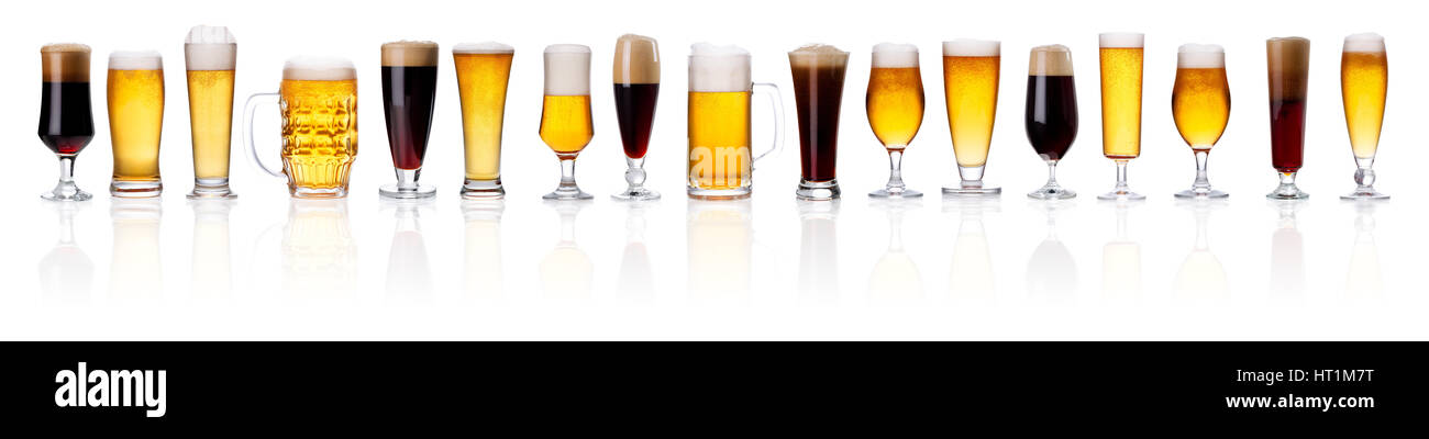 Reihe von verschiedenen Arten von Bier mit Schaum im Glas isoliert auf weißem Hintergrund Stockfoto