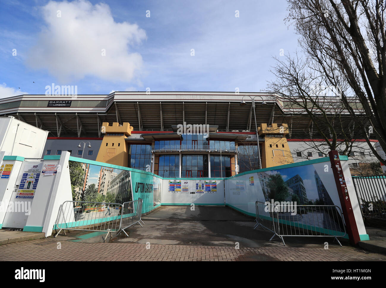 Abriss geht weiter im Boleyn Ground old West Ham-Stadion zu einer Wohnsiedlung saniert ist. Stockfoto