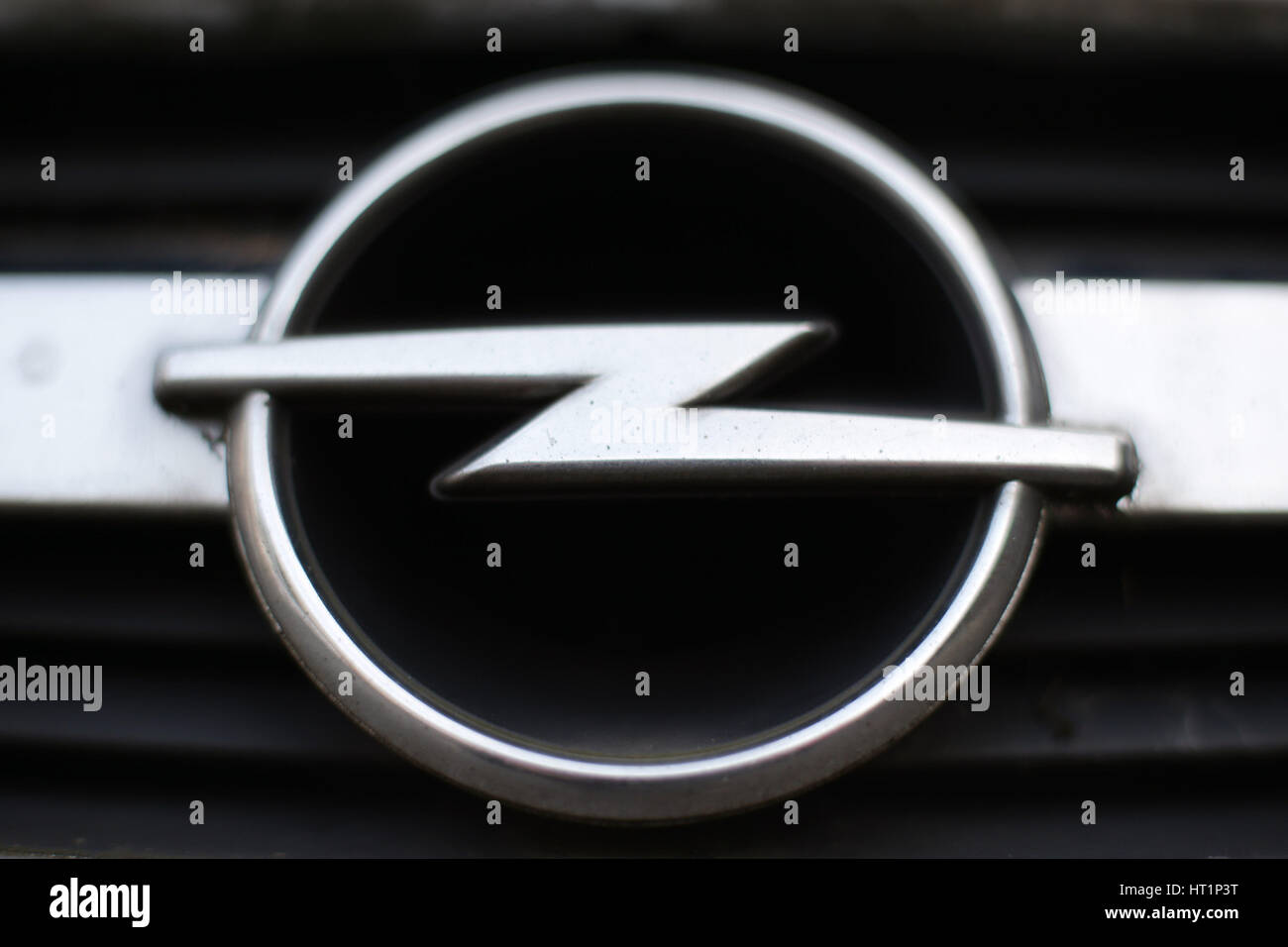Opel emblem -Fotos und -Bildmaterial in hoher Auflösung – Alamy