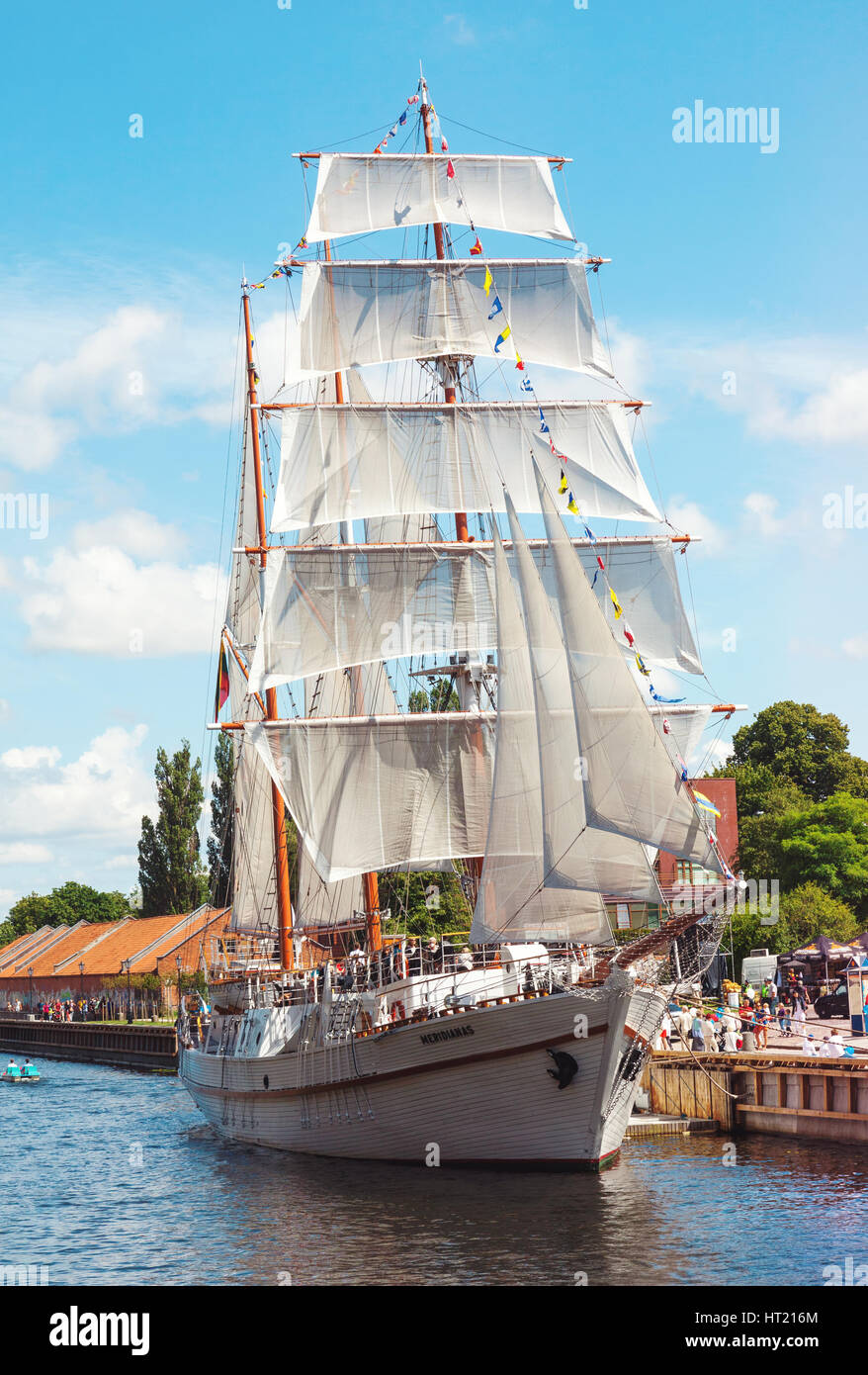 Klassische Vintage Segelboot vertäut Meridianas in Stadt Klaipeda, Litauen Stockfoto