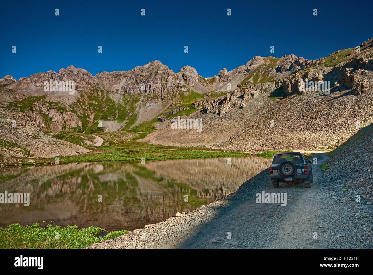 Unbefestigte Straße zum Clear Lake, San Juan Mountains, in der Nähe von Silverton, Colorado, USA Stockfoto