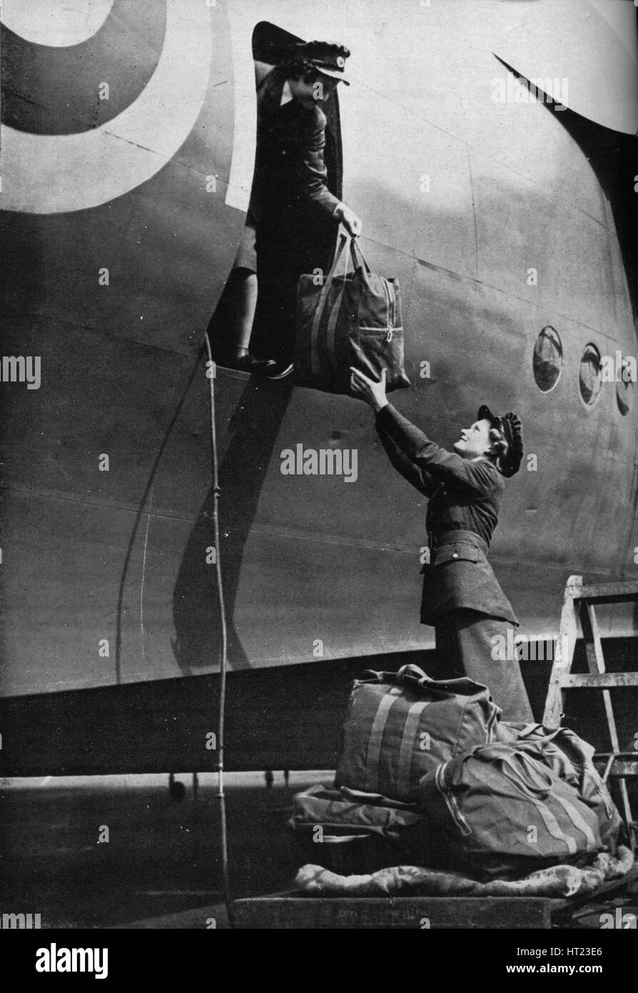 Mitglieder der WAAF in Coastal Command, c1940 (1943) zu dienen. Künstler: unbekannt. Stockfoto
