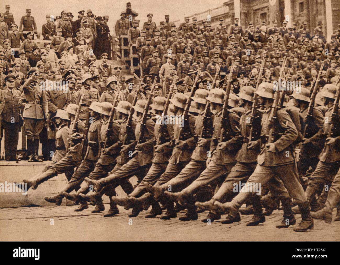 "Erste Truppen Wien erreichen waren die 1. Division des 8. deutschen Armee-Korps, 1938 (1938). Künstler: unbekannt. Stockfoto