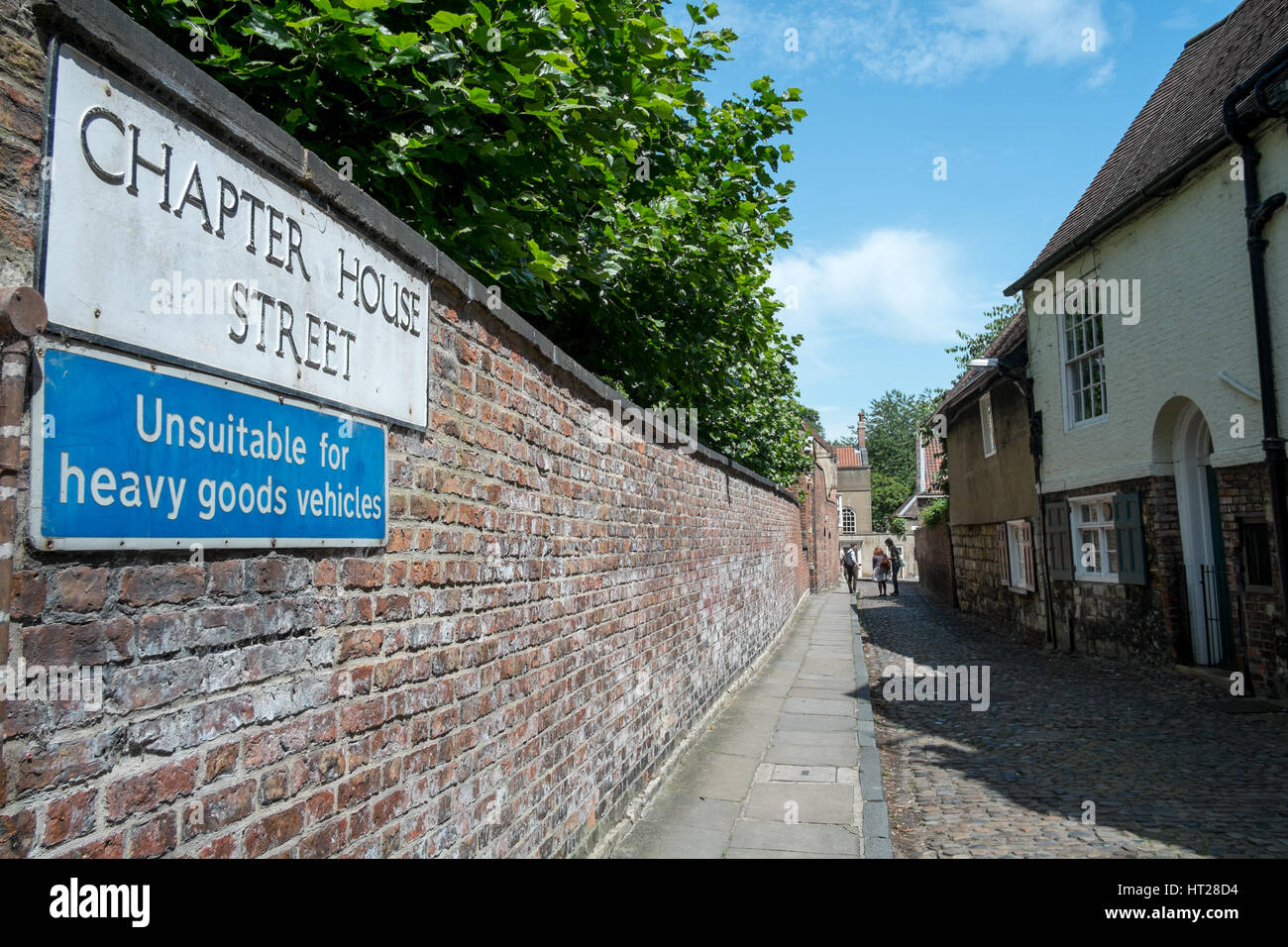 Ein idyllischen ruhigen gepflasterten Straße in alten York, North Yorkshire, UK. Stockfoto