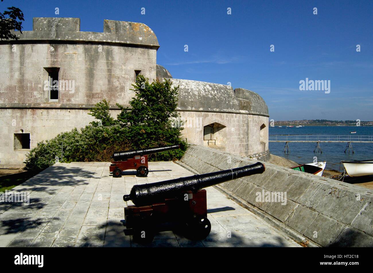 Kanonen auf einer Waffe Plattform, Portland Castle, Dorset, 2004. Künstler: Historisches England Angestellter Fotograf. Stockfoto