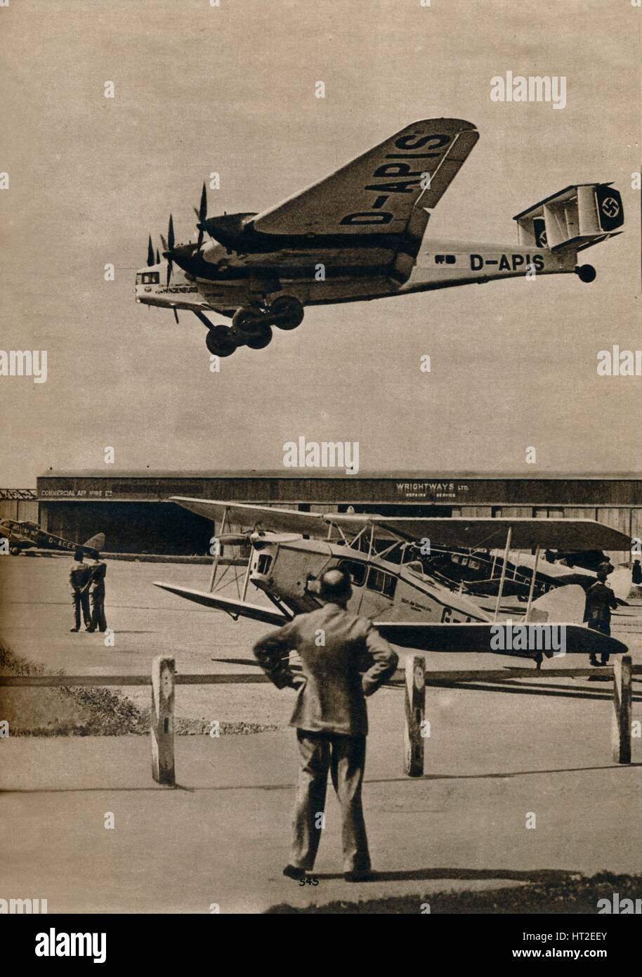 Ein deutscher Junkers Verkehrsflugzeug Croydon Flughafen, c1934 (c1937). Künstler: unbekannt. Stockfoto