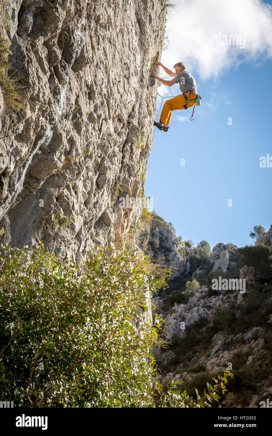 Kletterer Klettern an der Costa Blanca, Tarbena, Spanien, Europa. Stockfoto