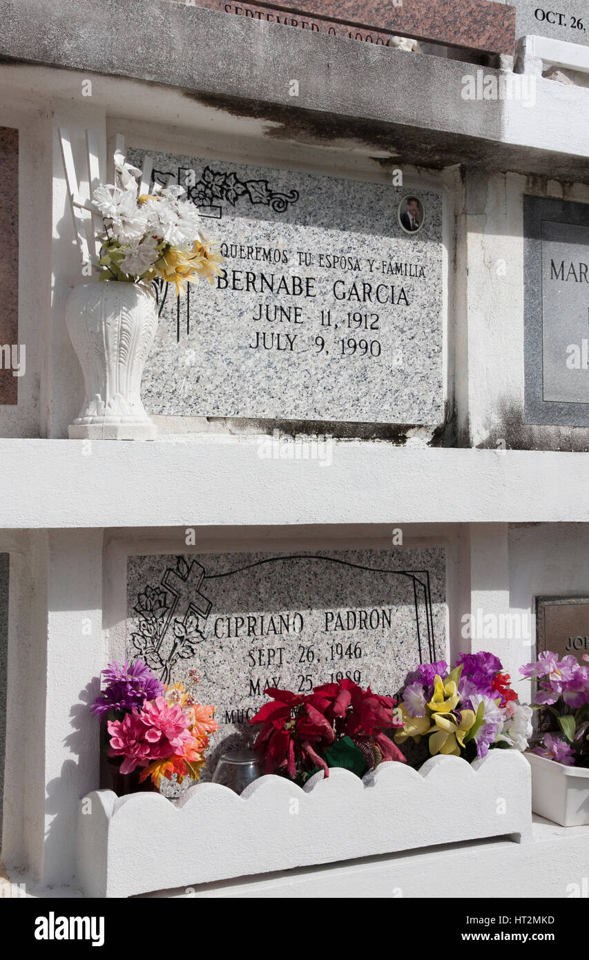 Oberirdische Gräber in Key West, Florida Friedhof. Stockfoto
